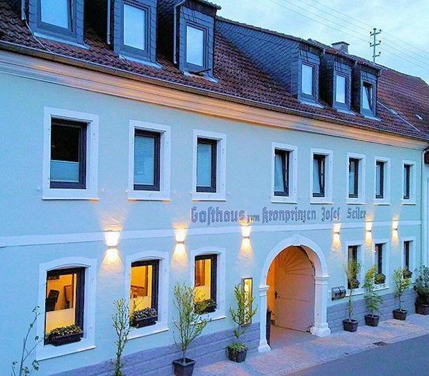Hotel Zum Kronprinzen Garni